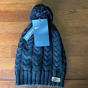 Nike knit women’s hat with removable Pom